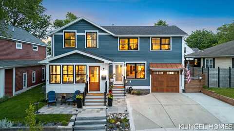 227 Howard Avenue, Grand Haven, MI 49417