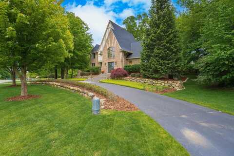 6000 Pinemont Drive, Brighton, MI 48116