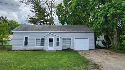 209 W Pine Street, Edmore, MI 48829