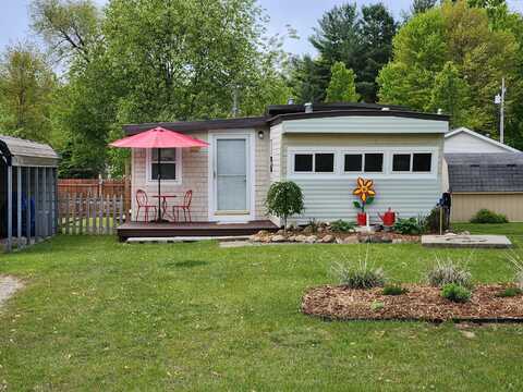 10438 Hunters Trail, Lake, MI 48632