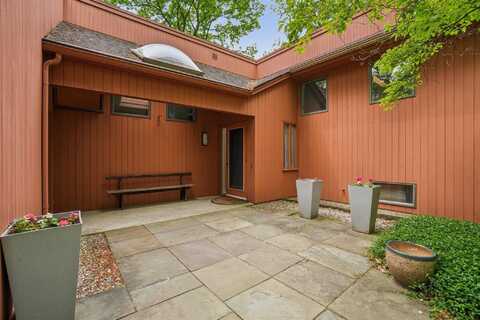 3805 Penberton Court, Ann Arbor, MI 48105