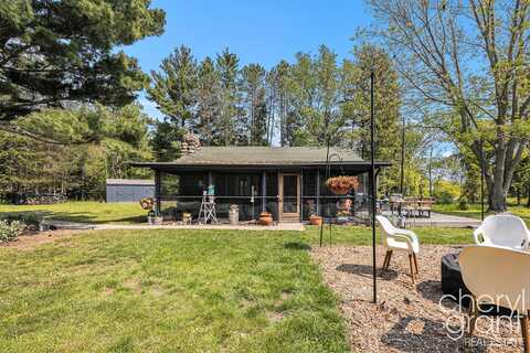 1228 Creekwood Drive, South Haven, MI 49090