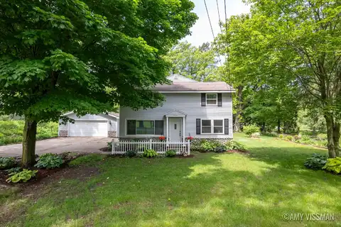 4175 Huntington Avenue NE, Grand Rapids, MI 49525
