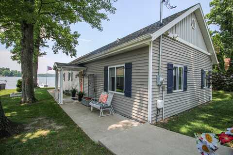 11790 Coon Hollow Road, Three Rivers, MI 49093