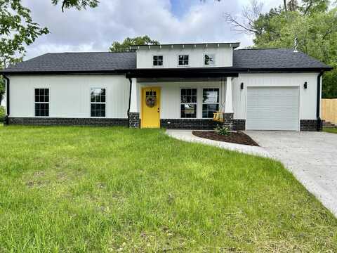 708 Martin Avenue, Ava, MO 65608