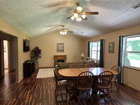 5798 State Highway Bb, Seymour, MO 65746