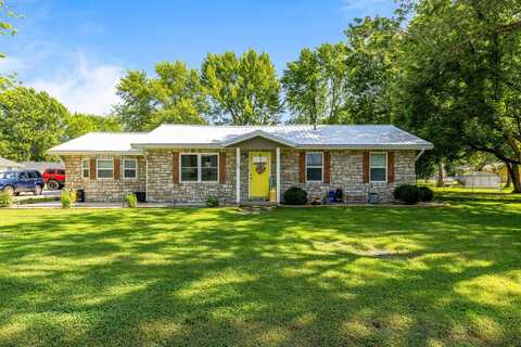 720 E Burford Street, Marshfield, MO 65706