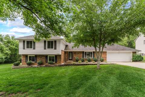 5465 S Woodcliffe Drive, Springfield, MO 65804