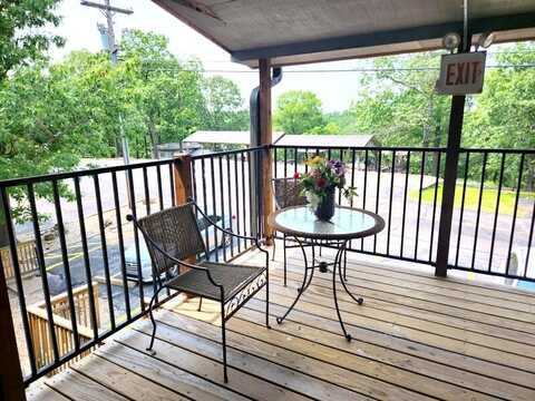 388 Notch Lane, Branson West, MO 65737