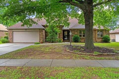 3831 N Delaware Avenue, Springfield, MO 65803
