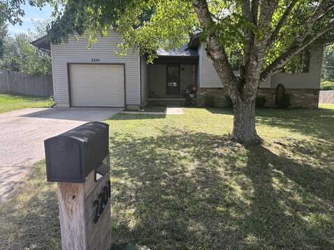 2201 S 14th Street, Ozark, MO 65721