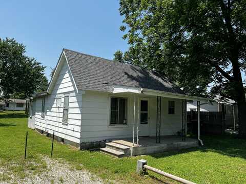 1102 Ivey Street, Cassville, MO 65625
