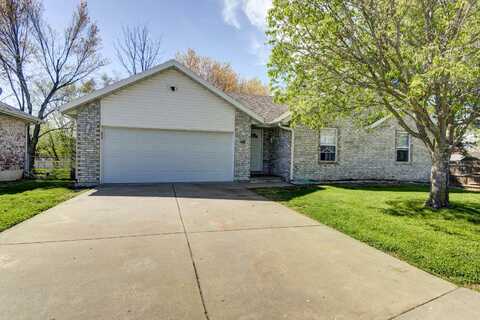 201 S Poplar Court, Nixa, MO 65714