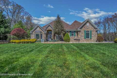 8 Eight Iron Drive, Mountain Top, PA 18707