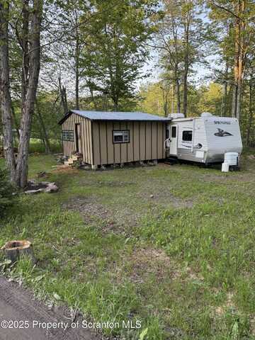 10 Lazy Squaw Trail, Gouldsboro, PA 18424