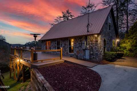 3325 Tekoa Mountain Way, Sevierville, TN 37876