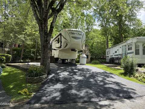 4229 E Parkway #78, Gatlinburg, TN 37738