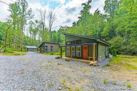 5145 E Parkway, Cosby, TN 37722