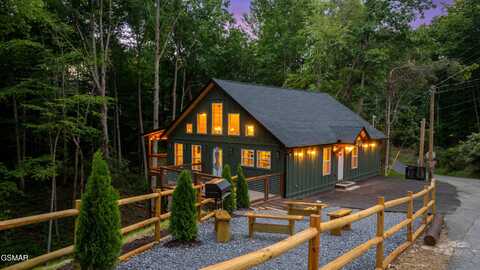 1504 Ginnys Trail, Sevierville, TN 37876
