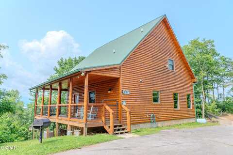 810 Kings Way, Gatlinburg, TN 37738