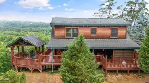 2405 Autumn Valley Way, Pigeon Forge, TN 37862