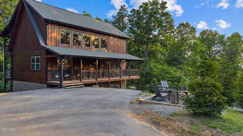 834 Pine Top Lane, Gatlinburg, TN 37738