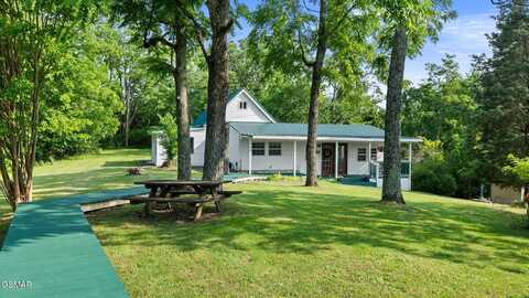 261 Buzzard Roost Road, Bulls Gap, TN 37711