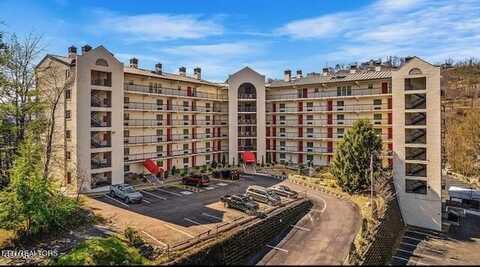 102 Baskins Creek Bypass, Gatlinburg, TN 37738