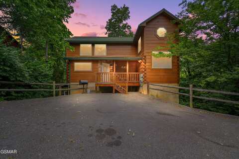 430 Mountain Alpine Way, Pigeon Forge, TN 37863