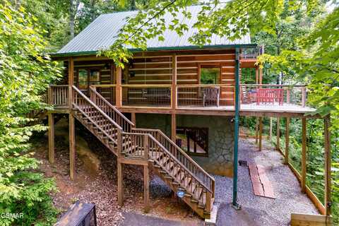 1815 Silver Poplar Lane, Sevierville, TN 37876
