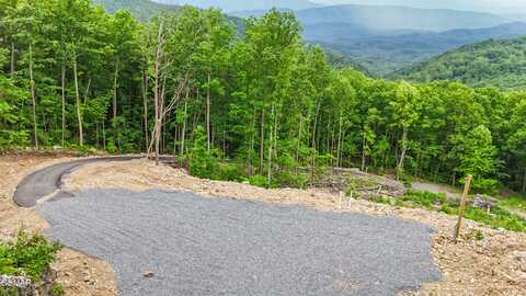 1038 Clingmans View, Sevierville, TN 37876