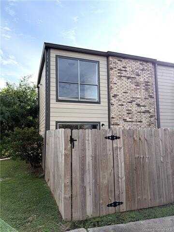 1020 W Mcneese Street, Lake Charles, LA 70605