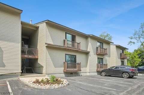 912 Spruce Hills Dr, Glen Gardner, NJ 08826