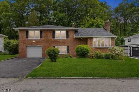 11 Amendola Dr, Netcong, NJ 07857