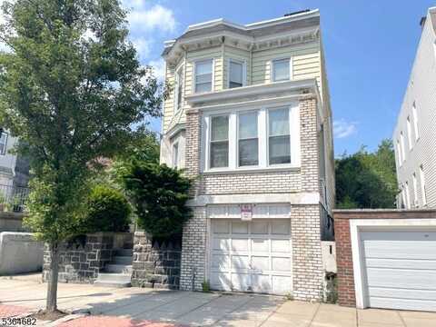 620 15th St, Union City, NJ 07087