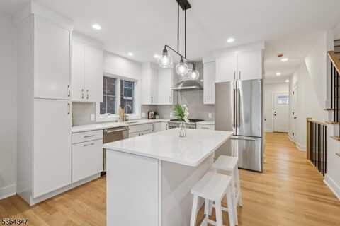 60 Church St, Millburn, NJ 07041