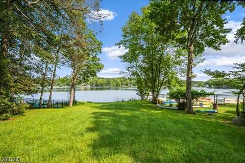59 W Lake Shore Dr, Rockaway, NJ 07866