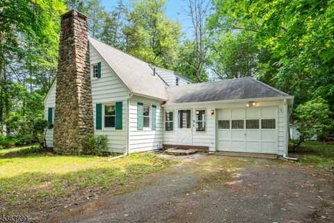 6 Penn Ave, Andover, NJ 07860