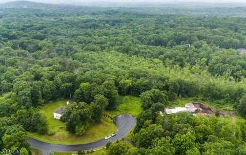 19 Lourdes Ct, Andover, NJ 07821