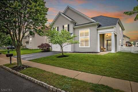 21 Dahlia Ct, Piscataway, NJ 08854
