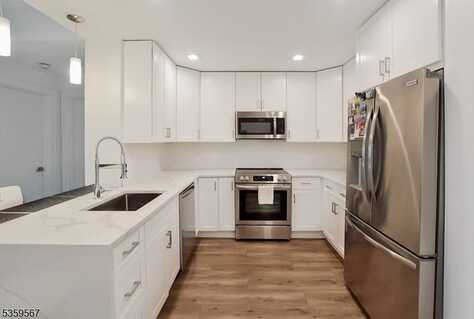 1 Carriage City Plz, Rahway, NJ 07065