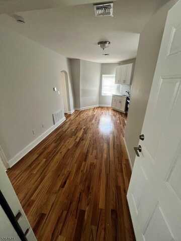 470 Monroe Ave, Elizabeth, NJ 07201