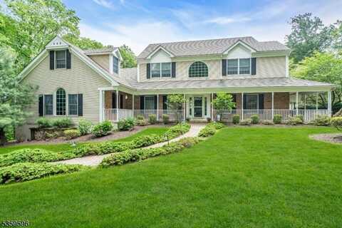 15 White Oak Dr, Union, NJ 08802