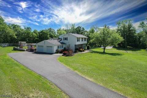 108 Copper Hill Rd, Raritan, NJ 08551