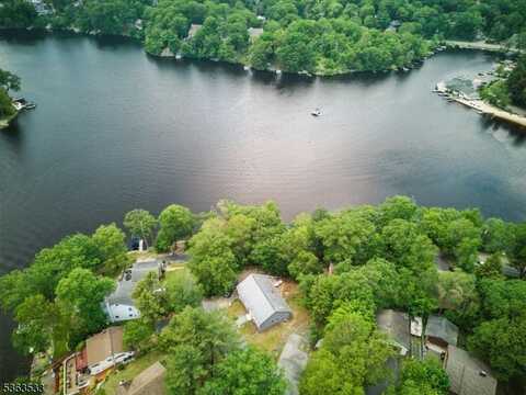 40 Upper Greenwood Rd, West Milford, NJ 07421