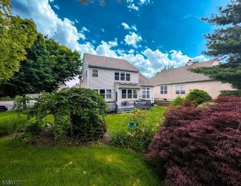 67 Tannery Hill Dr, Hardyston, NJ 07419
