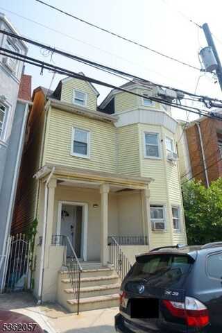 93 Astor St, Newark, NJ 07114