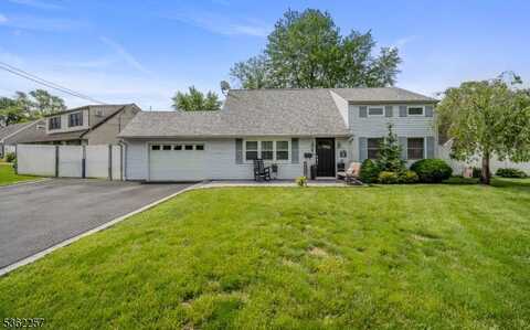 5 Wendy Rd, Woodbridge, NJ 07067