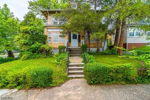 103 Renner Ave, Newark, NJ 07112