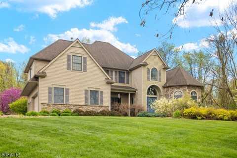 2 Sutton Ct, Hardyston, NJ 07419
